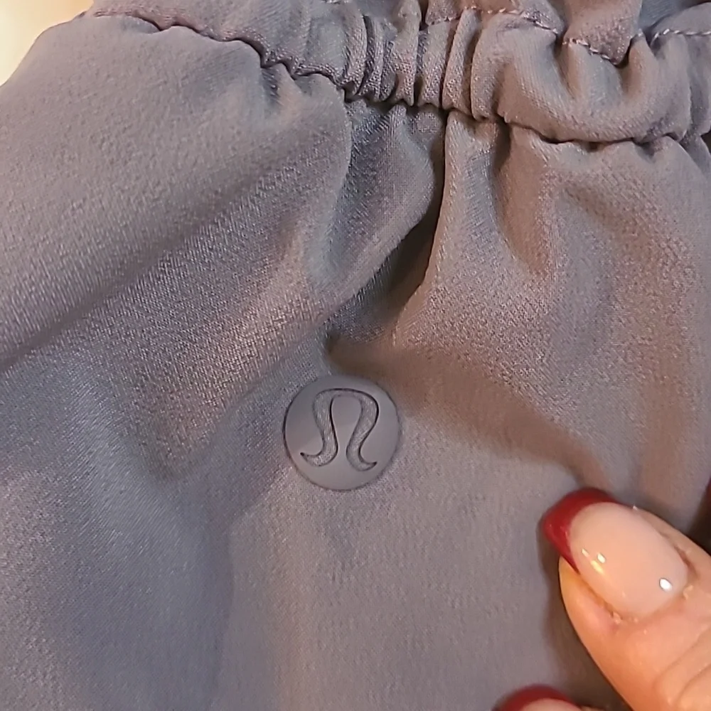 #379 Lululemon Stretch Travel Woven Jumpsuit in Dusky Lavender Size 0 o230